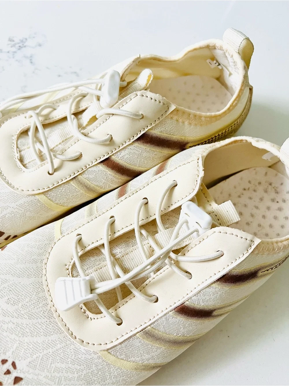 Barefoot Aqua shoes Light Beige suitable for swimming, beach & hiking size 9.5